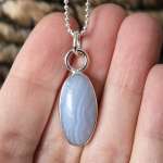 zilveren ketting met chalcedoon refurbished edelsteensieraden vintage tweedehands estona sieraden